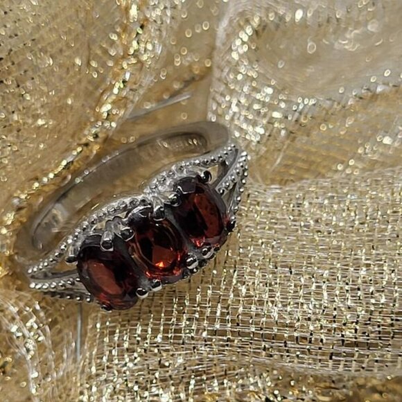 New, Mozambique Garnet Ring and Pendant Necklace, Size 5 - Picture 9 of 14